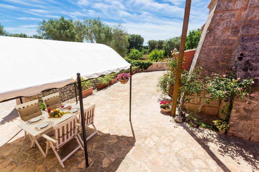 La Corte Della Masseria San Vito dei Normanni Exteriör bild