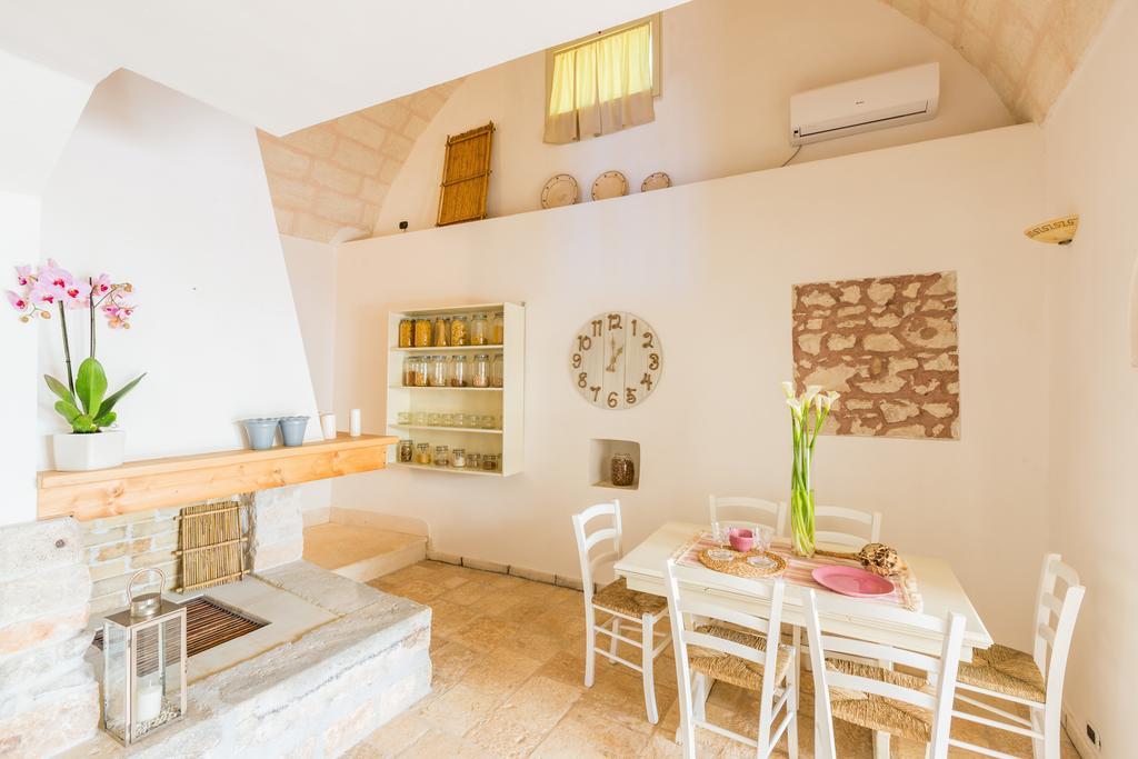 La Corte Della Masseria San Vito dei Normanni Exteriör bild